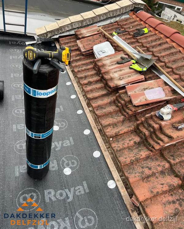 Dakschade herstel: pannendak renovatie in Delfzijl Dakschade herstel: pannendak renovatie in Delfzijl