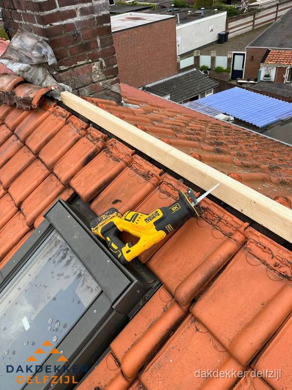 Kosten dak vervangen: werkzaamheden aan pannendak in Delfzijl Kosten dak vervangen: werkzaamheden aan pannendak in Delfzijl